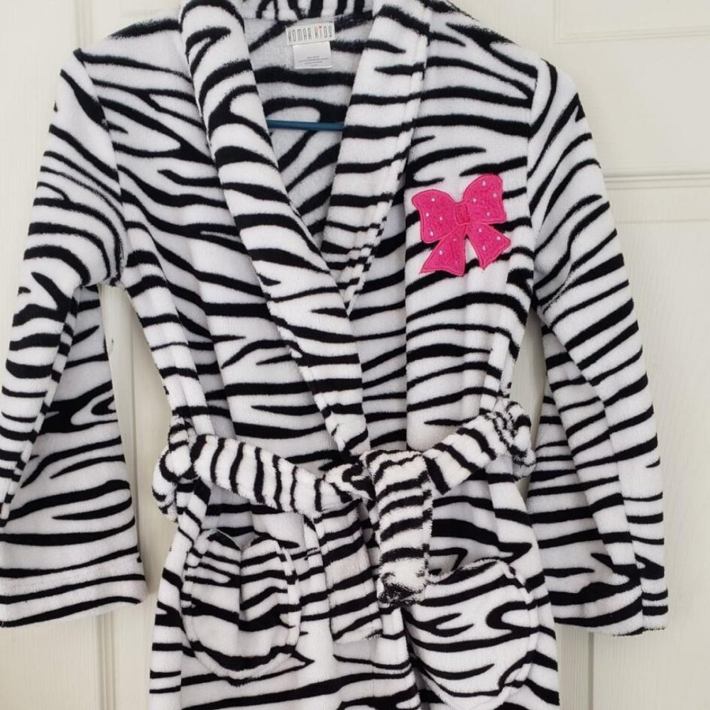 Komar Kids Fleece Robe Zebra Print Girls size M(7/8) Long SleeveTie Belt Pockets